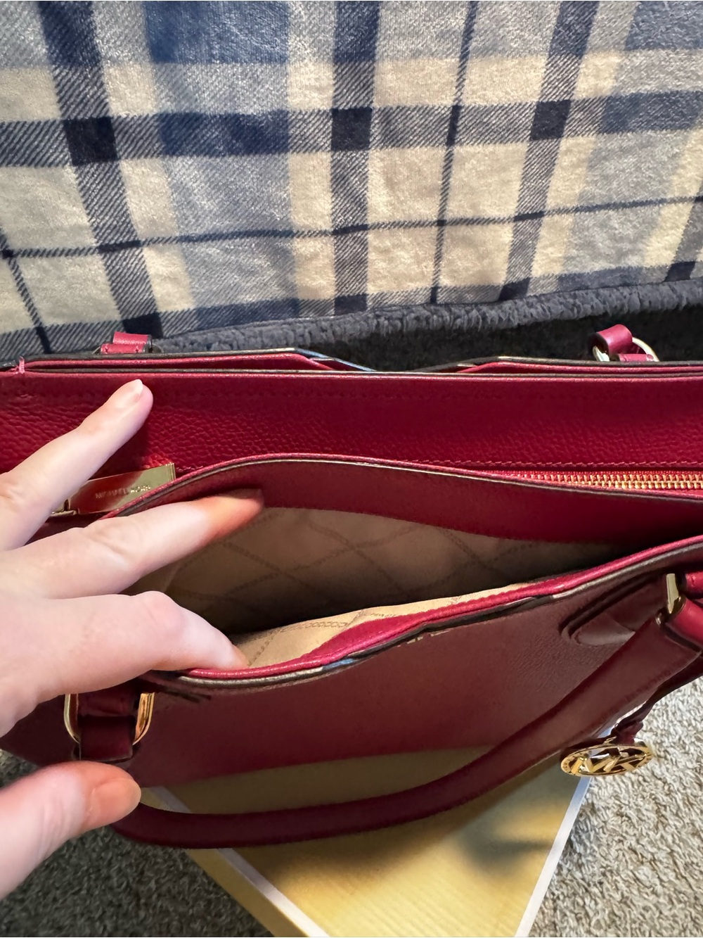Michael Kors Fuchsia Pebbled Leather Tote with Gold Hardware - Picture 6 of 9